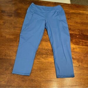 Hylete leggings blue size medium cropped